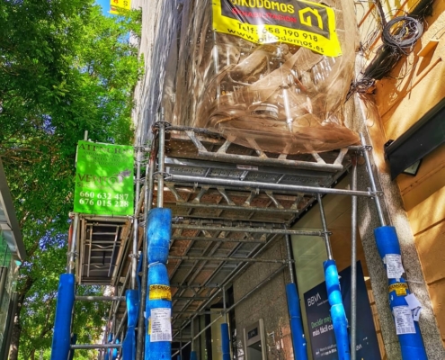 Restauración exterior con técnicas especializadas en rehabilitación.
