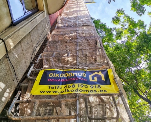 Rehabilitación de fachada con soluciones técnicas y estéticas.