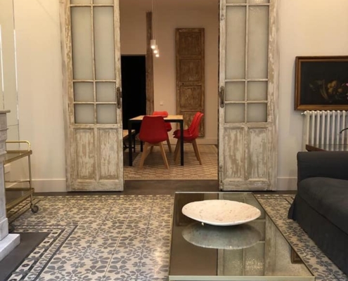Interiorismo funcional y elegante en reforma integral.