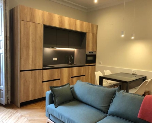 Diseño interior contemporáneo aplicado en vivienda reformada.