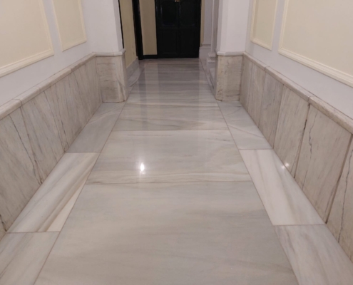 Accesibilidad y renovación estética en entrada de edificio. Accesibilidad y renovación estética en entrada de edificio.